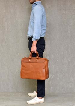 カジュアルに使えるイタリアンレザーの2wayビジネスバッグ「革鞄のHERZ公式通販」