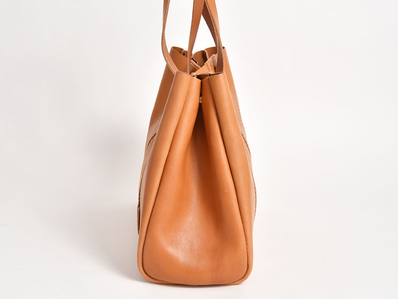 柔らかい革で大容量のレディーストートバッグ「革鞄のHERZ(ヘルツ)公式 