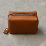 イタリアンレザーを使用した箱型レザーポーチ 革鞄のherz ヘルツ 公式通販