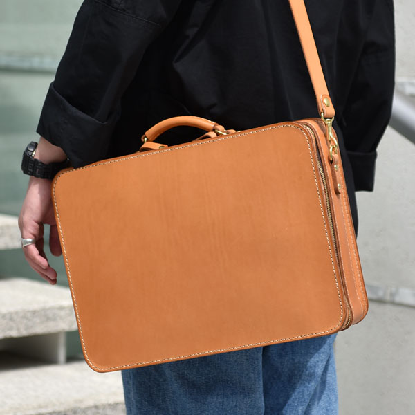 革好きの為に作る一枚革仕上げの箱型鞄・2wayビジネスバッグ「革