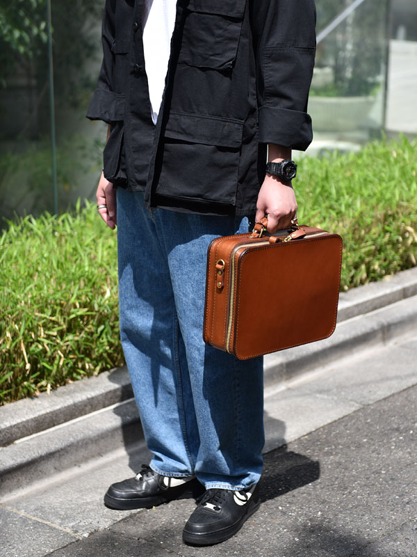 革好きの為に作る一枚革仕上げの箱型鞄・2wayビジネスバッグ「革鞄の 