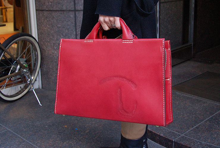 一点モノ 焼印鞄 あおりポケットのシンプル二本手ビジネスバッグ Br B 104 S の手作り 革鞄 ハンドメイドレザー 革鞄のherz ヘルツ 公式通販