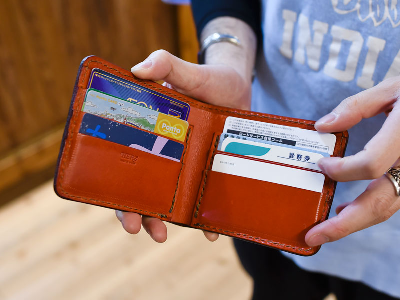 二つ折り財布(WS-3)　カード収納例