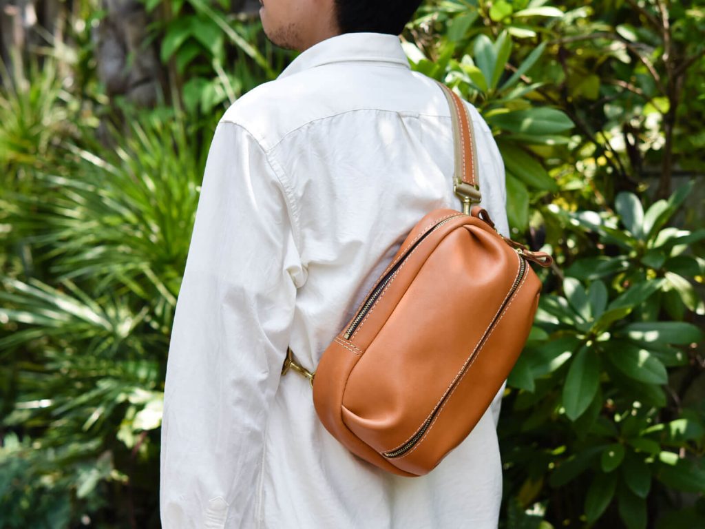 新作：立体ポケットボディバッグ(F-9)｜革鞄・革小物のHERZ公式通販