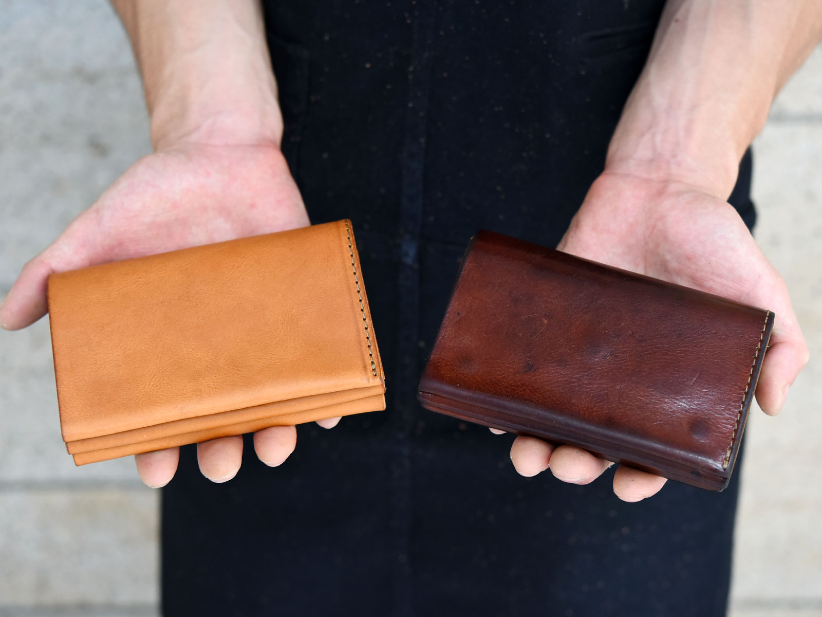 （新品）マチ付き二つ折り財布+縦型パスケース