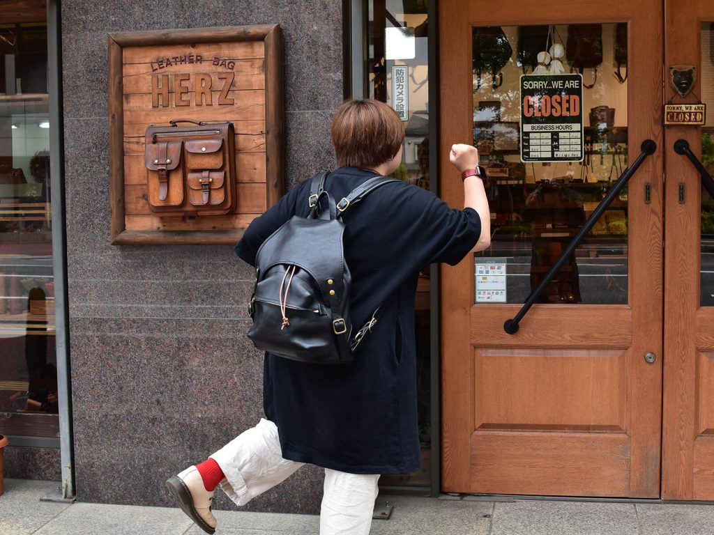 はじめまして！ 博多店新人の山口です｜革鞄・革小物のHERZ公式通販