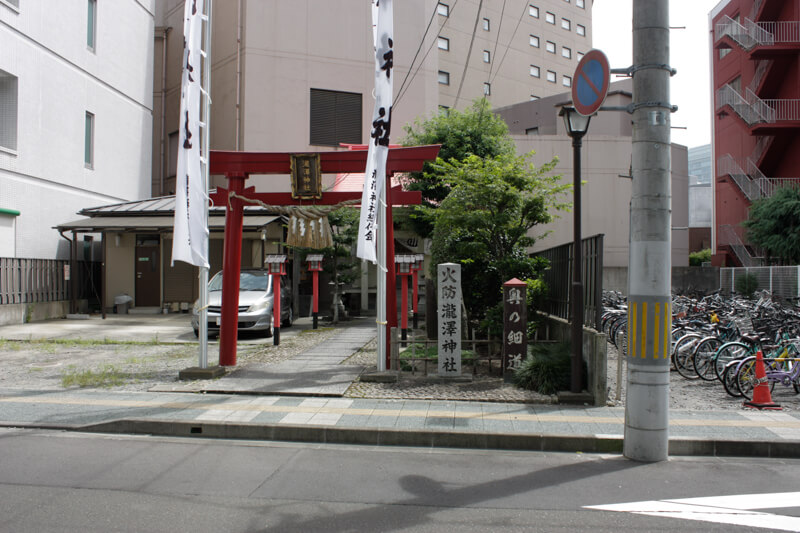 大仏前通り付近の神社